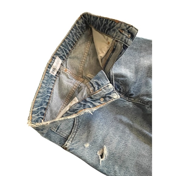 Zara Women Distressed Jeans Tapered Leg, Barrel. Size: 0 - Picture 4 of 7